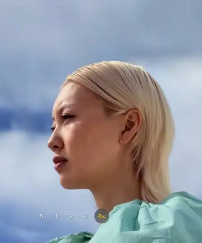 Інтерфейс камери смартфона Apple iPhone 17 Pro під час портретної зйомки. Демонстрація роботи нової 48 Мп камери Fusion та найпотужнішого 8-кратного оптичного зуму в історії iPhone