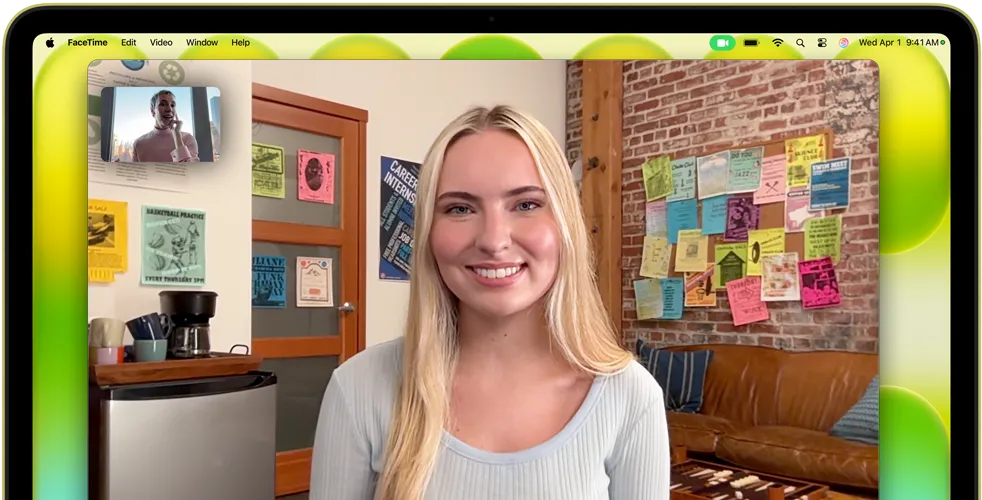 MacBook Neo, цитрусового кольору, камера розташована над дисплеєм, відеодзвінок FaceTime на екрані