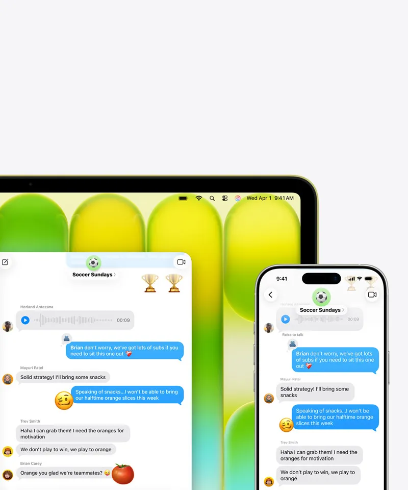 MacBook Neo, цитрусового кольору, показує груповий чат у додатку Повідомлення під назвою «Футбольні неділі» та інші нещодавні повідомлення, iPhone поруч показує той самий груповий чат
