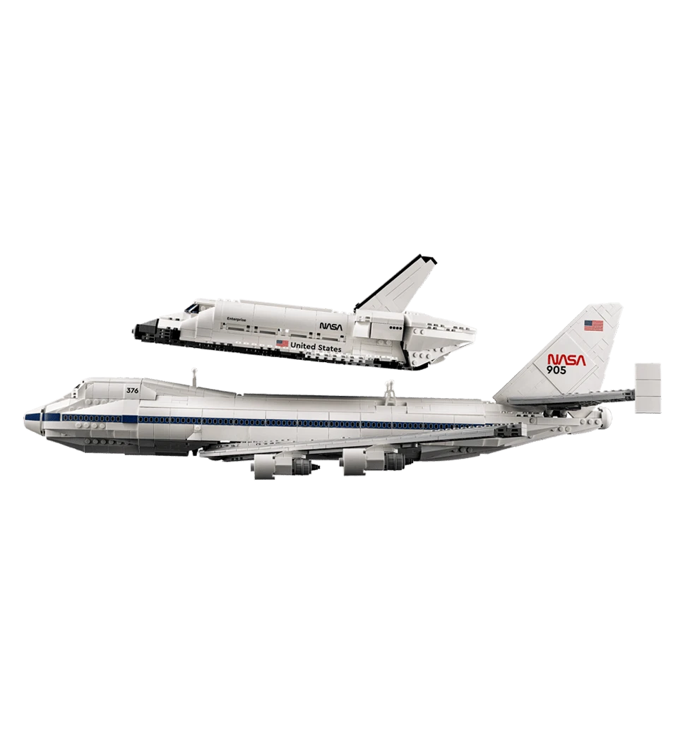 Блоковий конструктор LEGO Icons Літак-носій шатлів (10360) 2