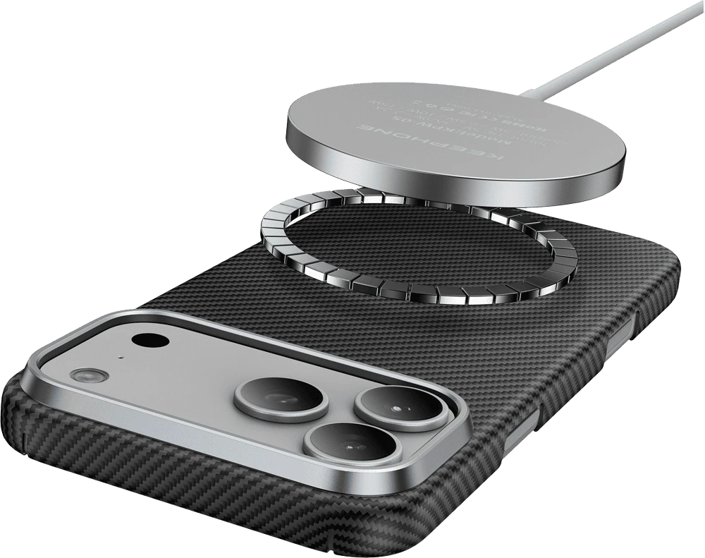 Чохол Keephone KEVLAR WOVEN  MagSafe Case for 17 Air 4-intermixed Color (KPWVK17A4-C) демонстрація зарядки