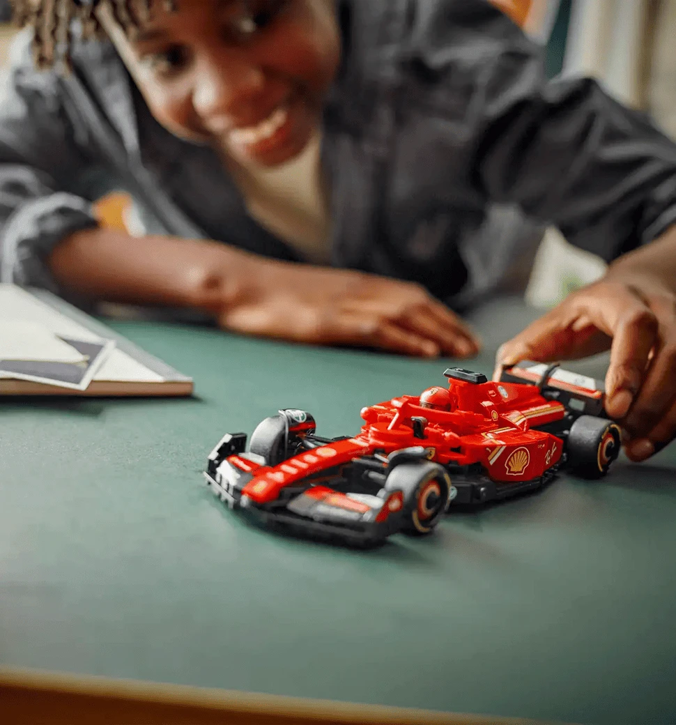 Конструктор LEGO Speed Champions Автомобіль для перегонів F1® Ferrari SF-24 демонстрація