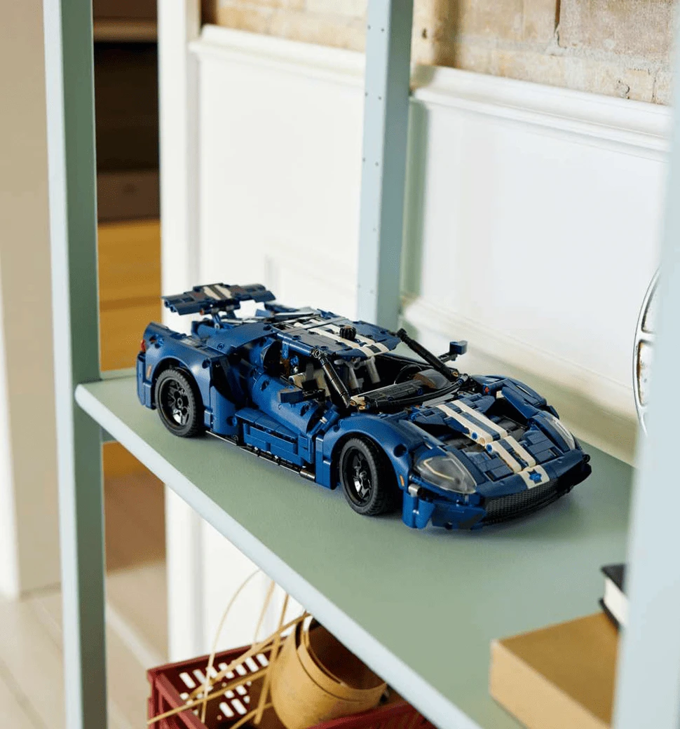 Конструктор LEGO Technic Ford GT 2022 демонстрація