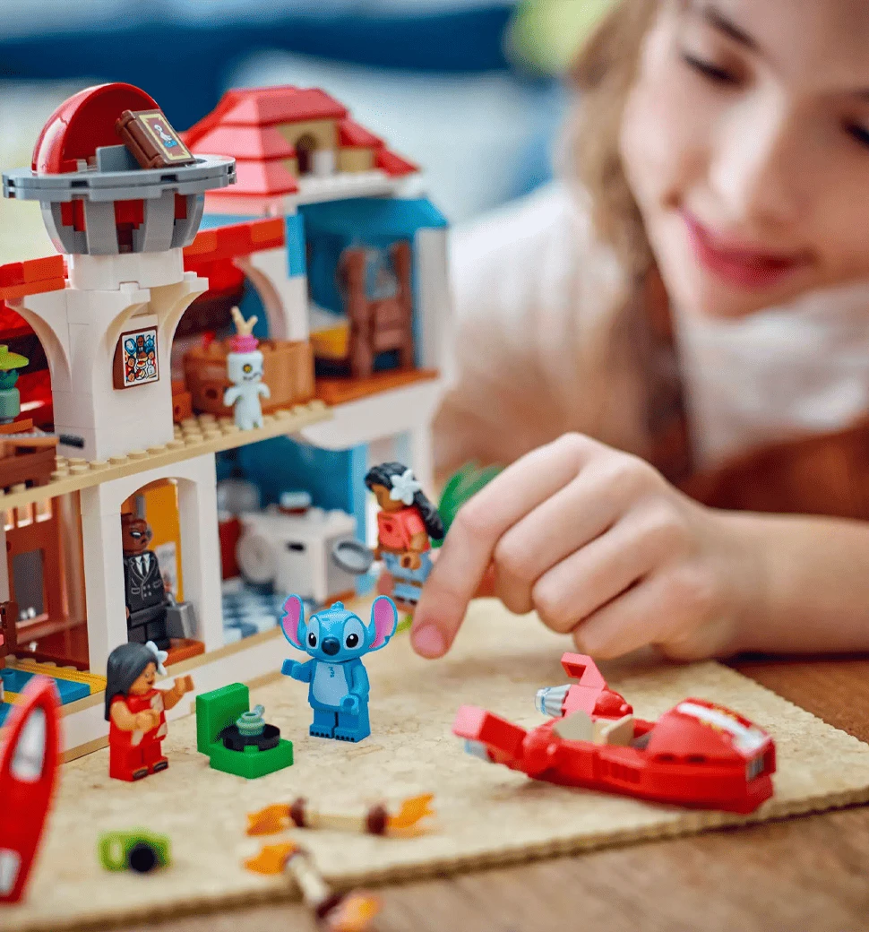 LEGO Disney Lilo Stitch Beach House (43268) демонстрація