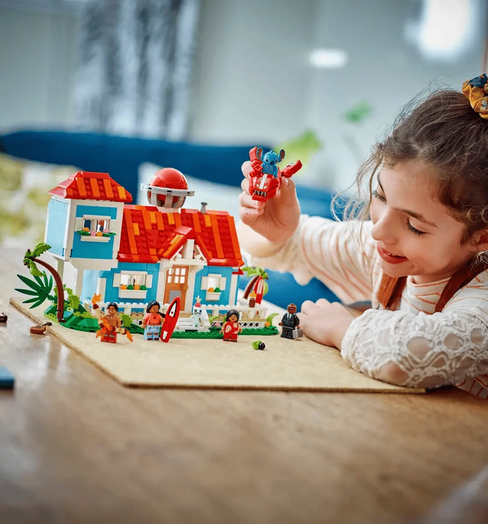 LEGO Disney Lilo Stitch Beach House (43268) демонстрація