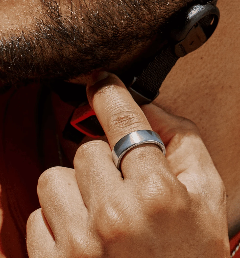 Смарт-кільце Oura Ring 4 Silver (Size 6) (JZ90-54217-06) демонстрація