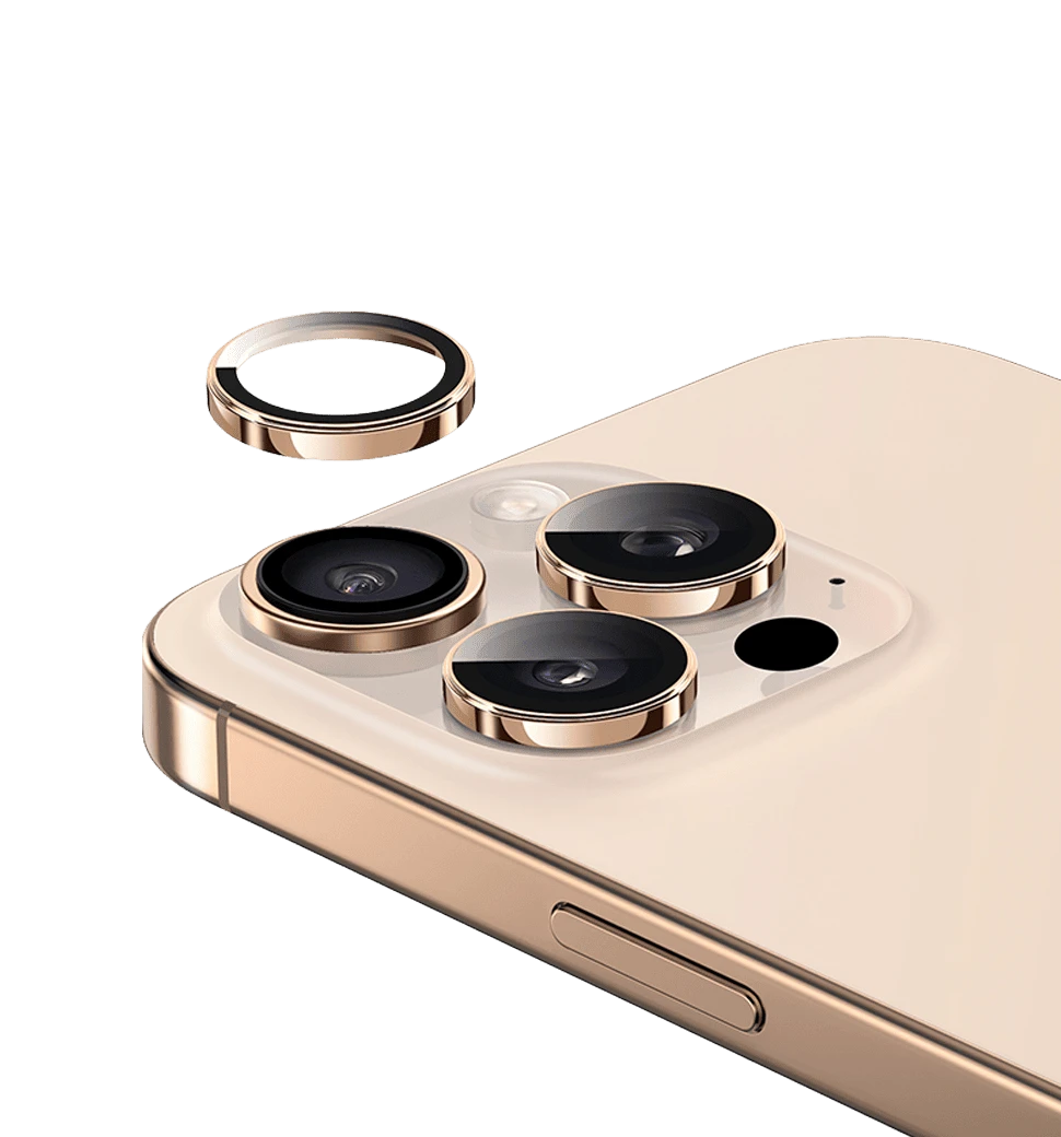 Захисне скло на камеру Keephone SAPPHIRE KP-SPL-012 iPhone 16 Pro/16 Pro Max Desert Titanium (KPSAPE16PMDT) вид із смартфоном